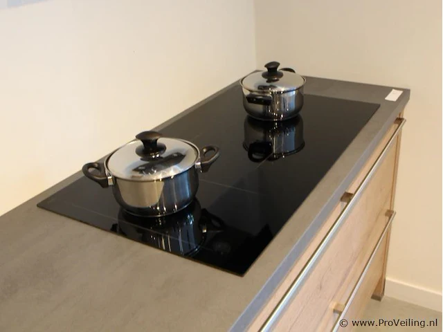 Rechte keuken met apparatenwand - afbeelding 8 van  20