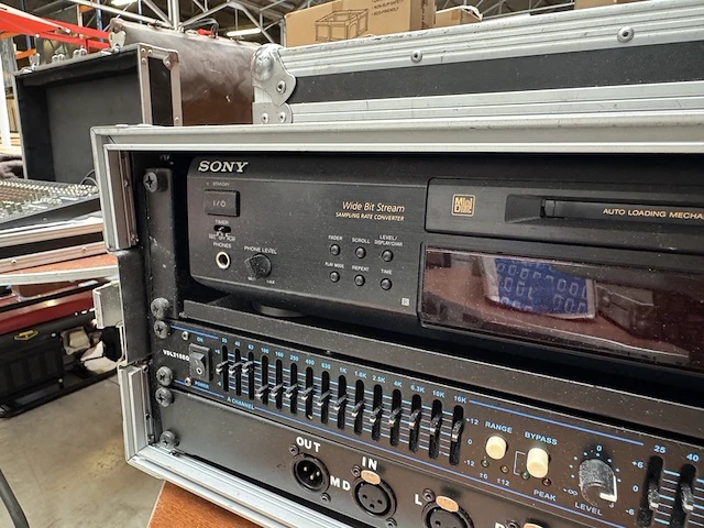 Recorder en stereo equalizer met flightcase sony, minidisc deck mds-je520, vdl215eq - afbeelding 4 van  7