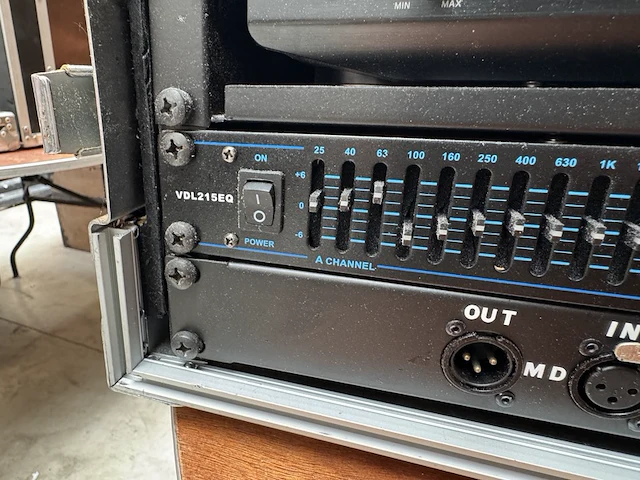 Recorder en stereo equalizer met flightcase sony, minidisc deck mds-je520, vdl215eq - afbeelding 6 van  7