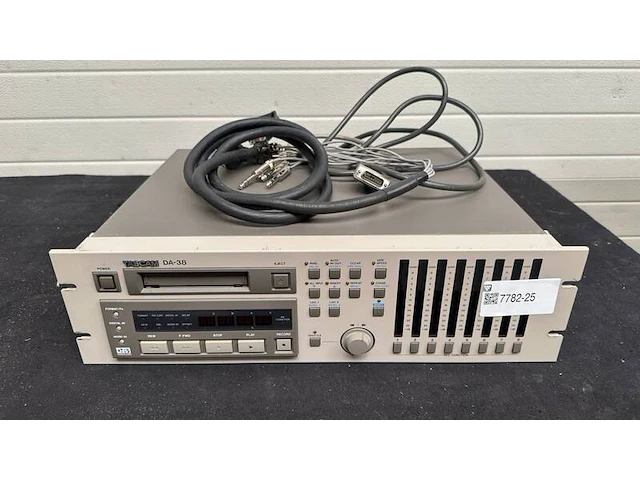 Recorder tascam, da-38 - afbeelding 1 van  3