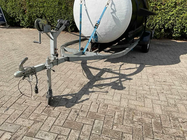 Recreatieve polyester “onderzeeër” op trailer - afbeelding 20 van  21