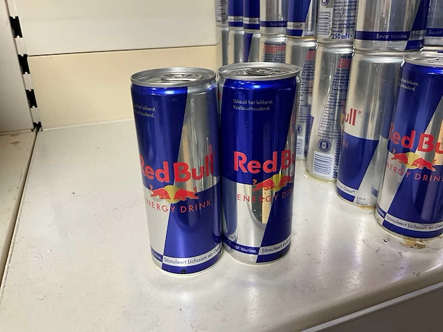 Red bull blikjes met inhoud (150x) - afbeelding 3 van  4