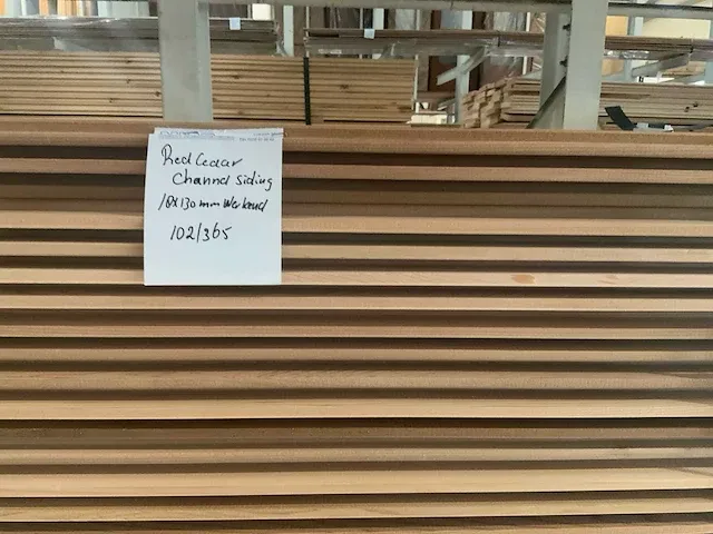 Red cedar channel siding (102x) - afbeelding 3 van  3