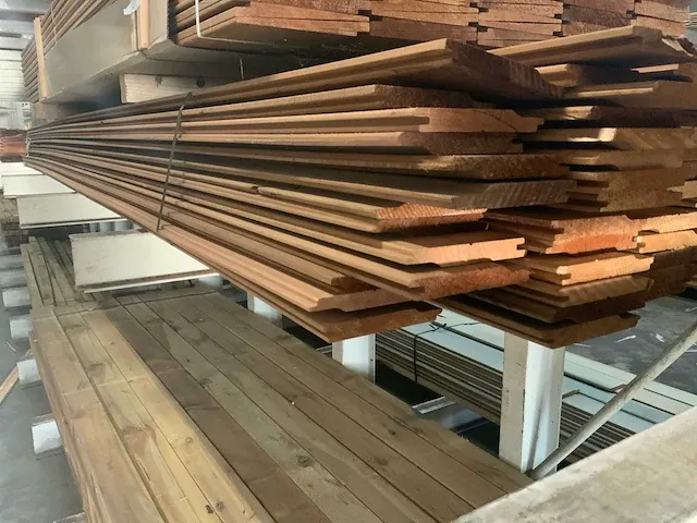 Red cedar overhangend rabat (83x) - afbeelding 1 van  4