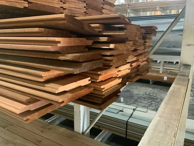 Red cedar overhangend rabat (83x) - afbeelding 2 van  4
