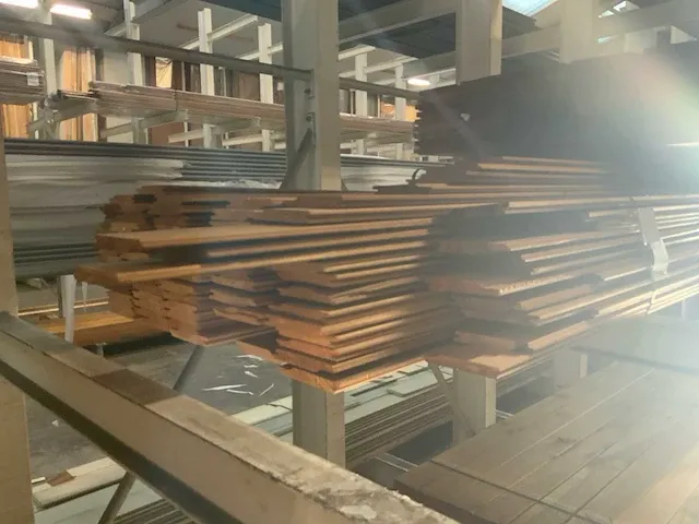 Red cedar overhangend rabat (83x) - afbeelding 3 van  4
