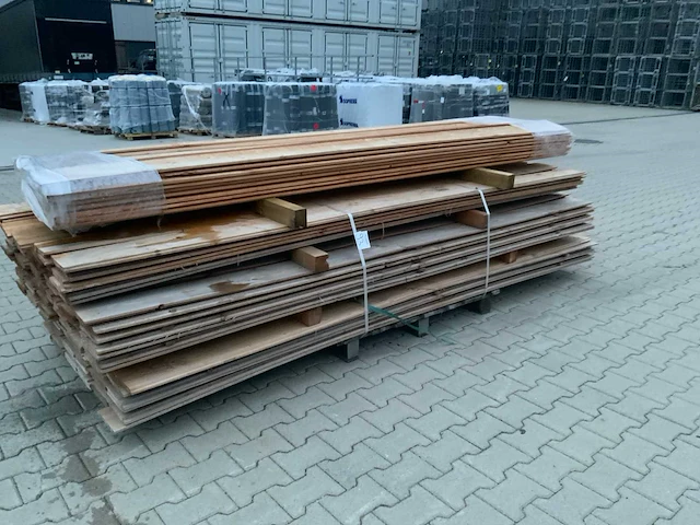 Red class tuinplank ca 3000x180mm (150x) - afbeelding 1 van  9