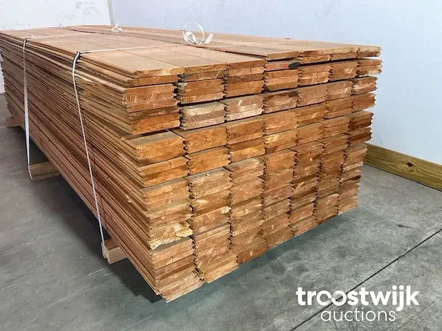 Red class wood plank met mes -en groef verbinding 300x14.5x1.8 cm - afbeelding 2 van  5