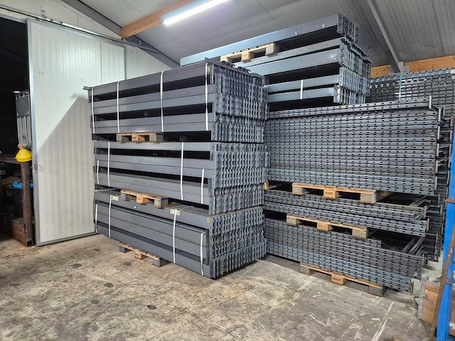 Redirack m palletstelling (circa 56m) - afbeelding 1 van  3
