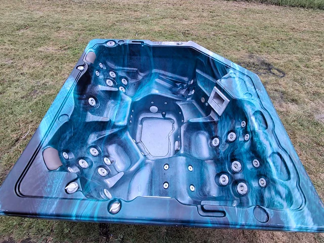 Reflection spa 5 persoons amerikaans jacuzzi en buitenspa - afbeelding 12 van  22