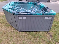 Reflection spa 5 persoons amerikaans jacuzzi en buitenspa - afbeelding 16 van  22