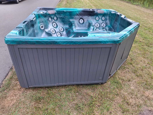 Reflection spa 5 persoons amerikaans jacuzzi en buitenspa - afbeelding 19 van  22