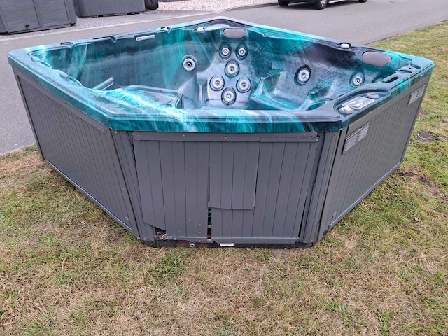 Reflection spa 5 persoons amerikaans jacuzzi en buitenspa - afbeelding 20 van  22