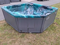 Reflection spa 5 persoons amerikaans jacuzzi en buitenspa - afbeelding 20 van  22