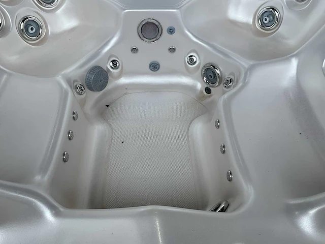Reflections spa’s jacuzzi - afbeelding 3 van  17