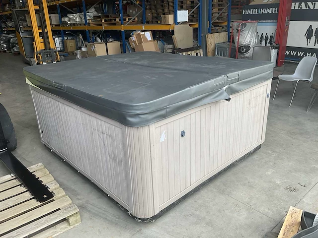Reflections spa’s jacuzzi - afbeelding 1 van  17