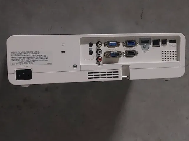 Refurbished panasonic pt-lb332 met 4428 uur - afbeelding 2 van  3