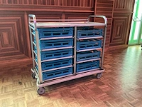 Regaalwagen met vaatwaskorven - afbeelding 1 van  5