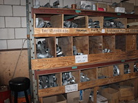 Regenwaterafvoer producten in kast w.o. wrongen, bladvangers, tapbuizen, bochten, pen en beugels en stadsui... - afbeelding 1 van  7