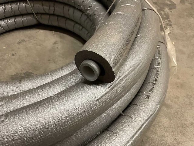 Rehau rautitan 25.0x3.7mm rol á 25m meerlagenbuis met isolatiemantel - afbeelding 3 van  3