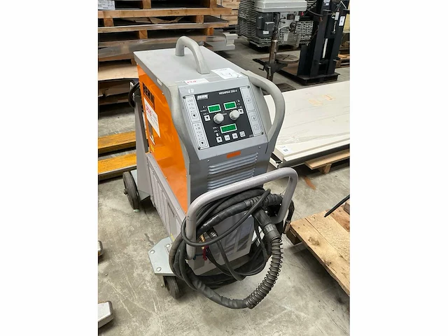 Rehm megapuls 250-4 mig lasapparaat - afbeelding 1 van  7