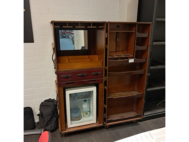 Reiskast authentic models, hout - afbeelding 1 van  7