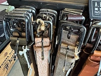 Rek met 118x riem o.a. the buttermaker, the belt atelier - afbeelding 3 van  13