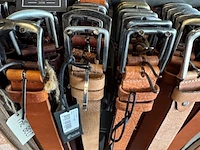 Rek met 118x riem o.a. the buttermaker, the belt atelier - afbeelding 4 van  13