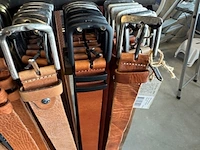 Rek met 118x riem o.a. the buttermaker, the belt atelier - afbeelding 5 van  13