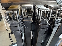 Rek met 88x riem o.a. the belt, the belt atelier - afbeelding 2 van  8