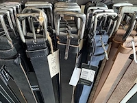 Rek met 88x riem o.a. the belt, the belt atelier - afbeelding 3 van  8