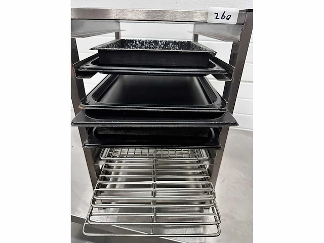 Rek met oven roosters - afbeelding 2 van  4