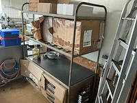 Rek met verpakkings materialen overige verpakkingsmaterialen - afbeelding 1 van  9