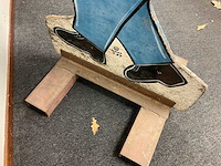 Reklamebord met bakker, dubbelzijdig op zwaar metalen onderstel - afbeelding 2 van  4