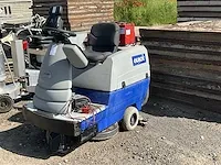 Relavit quick zelfrijdende veegmachine