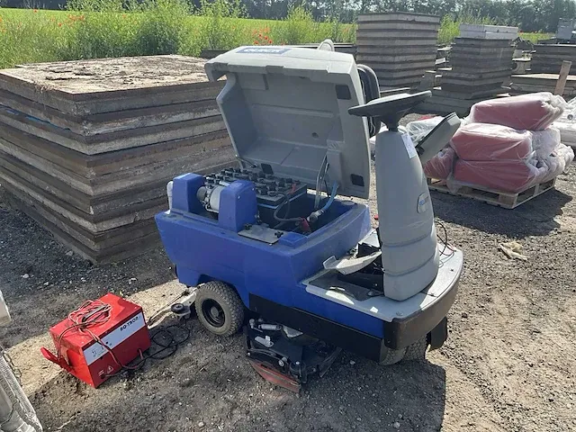Relavit quick zelfrijdende veegmachine - afbeelding 9 van  11
