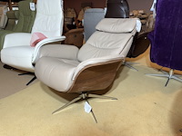 Relaxfauteuil, taupe leer, manueel verstelbaar,design, chromen poot - afbeelding 1 van  5