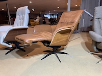 Relaxfauteuil, wit leer, elektrisch verstelbaar,design, zwarte poot - afbeelding 8 van  11