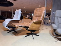 Relaxfauteuil, wit leer, elektrisch verstelbaar,design, zwarte poot - afbeelding 9 van  11