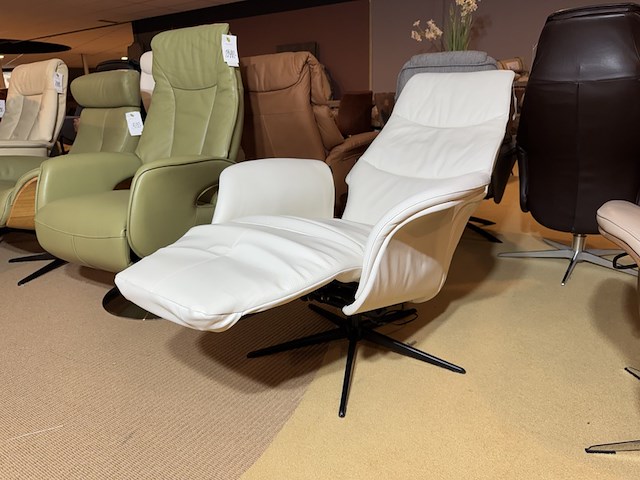 Relaxfauteuil, wit leer, m, elektrisch verstelbaar, zwarte poot - afbeelding 1 van  6