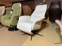 Relaxfauteuil, wit leer, m, elektrisch verstelbaar, zwarte poot - afbeelding 2 van  6