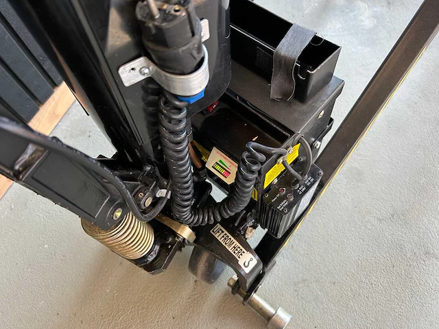 Rema pth-e elektrische schaar palletwagen - afbeelding 5 van  9