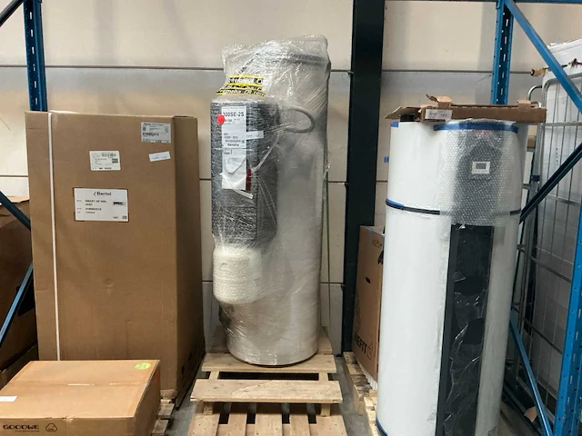 Remeha universeel remasol 300se-2s zonneboiler (300 liter) - afbeelding 2 van  3