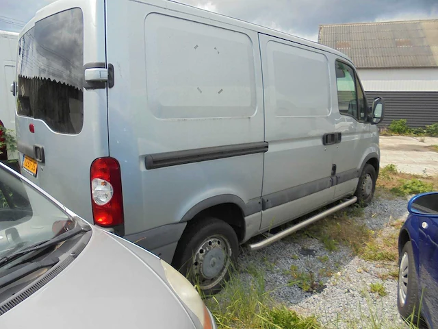 Renault - 1 - master - t28 2.5dci l1h1 - 72-bt-js - afbeelding 3 van  9