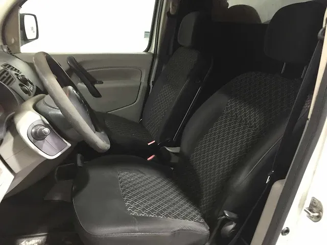 Renault - 1.5 dci 70 confort - v-800-gr - afbeelding 6 van  18