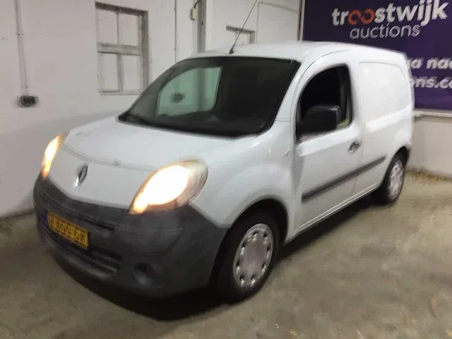 Renault - 1.5 dci 70 confort - v-800-gr - afbeelding 1 van  18