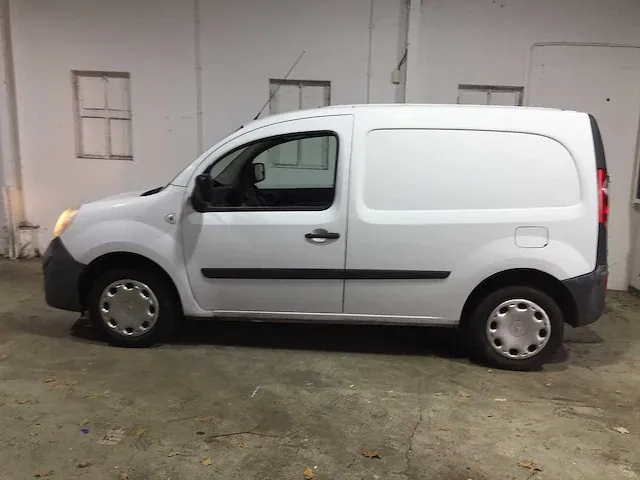 Renault - 1.5 dci 70 confort - v-800-gr - afbeelding 11 van  18