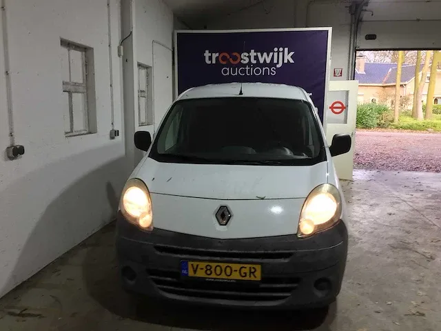 Renault - 1.5 dci 70 confort - v-800-gr - afbeelding 17 van  18