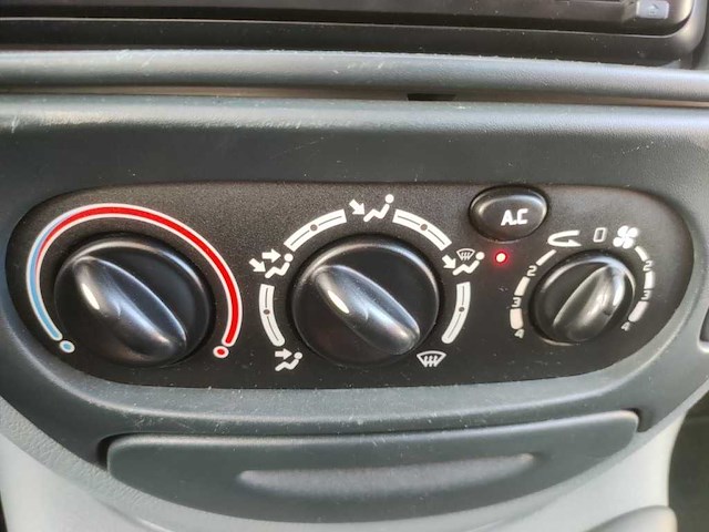 Renault - 1999 - mégane scénic - 2.0 rt automaat - zn-lb-36 - afbeelding 3 van  19