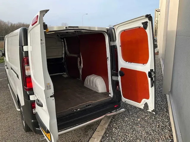 Renault - 2.0 dci t29 l2h1 comfort - van - afbeelding 15 van  30